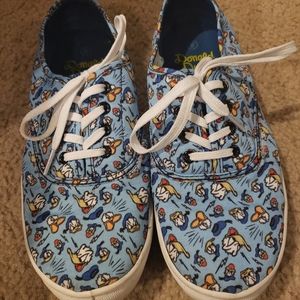 Donald Duck Women's size 8 shoes Disney label
